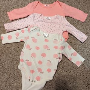 Tres beau et belle onesies Set of 3 long sleeve snap bottom PINK
